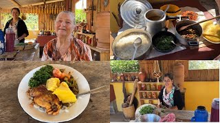 UM LUGAR SIMPLES NA ROÇA UMA COMIDA CAIPIRA FEITA NO FOGÃO A LENHA NÃO TEM DINHEIRO QUE PAGUE [upl. by Ahsiral]