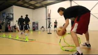 Entrenamiento intensivo de baloncesto [upl. by Aknaib]