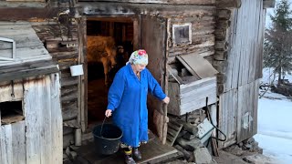 Life and everyday affairs in a high mountain village Sauerkraut with smoked sausage [upl. by Htiderem]