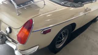 Walk Around Indoors  Restored 1971 MG MGB Roadster 4Speed Manual  Collector Car Canada Lot 195 [upl. by Millur]