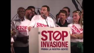 MATTEO SALVINI FREESTYLE  HIP HOP  RAP IN PIAZZA DUOMO [upl. by Sully]