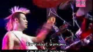 Peterpan feat Eno Netral  Topeng Livewmv [upl. by Yehudi692]