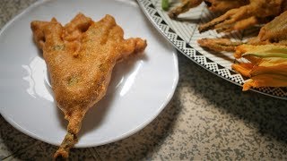 সুজি দিয়ে কুমড়া ফুলের বড়া বা পাকোড়া । Kumra ful er bora । Pumpkin flower pakora recipe [upl. by Edsel594]