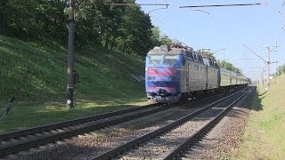 Электровоз ЧС8023 с поездом КиевТернополь [upl. by Darrill481]