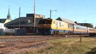 VIA 20 meets 21 with LRC 6914 at Drummondville [upl. by Hakon90]