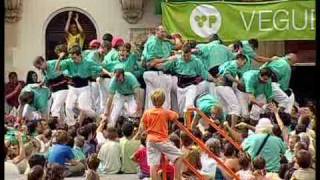 Castellers de Vilafranca  Primer 3 de 9 amb folre i lagulla descarregat [upl. by Eimiaj]