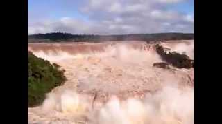 Cierran Cataratas de Iguazú por increíble incremento del caudal [upl. by Euphemie]