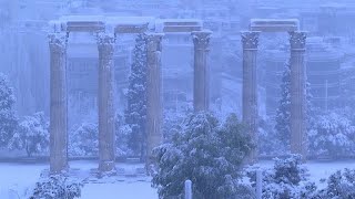 Grèce  Athènes se réveille sous la neige [upl. by Neenaj]