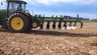 John Deere 995 7 furrow Reversible Plough with 8310R [upl. by Elatia897]