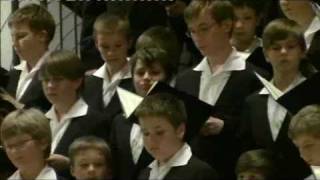 Dresdner Kreuzchor Singet dem Herrn ein neues Lied Heinrich Schütz [upl. by Elleirda]