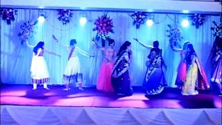 Ye Betiyan toh babul ki raaniyan hein heart touching song performance in sangeet [upl. by Xilef]