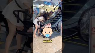 kasih sayang seorang ibu membawa bayi lucunya di mall🥺♥️ [upl. by Adolf]