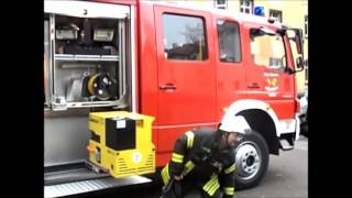 Einsatz für die Feuerwehr Karlsruhe  Durlach [upl. by Yenitirb695]