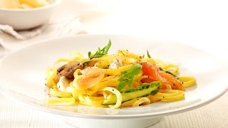 De Dagschotel  Snelle pasta met zalm [upl. by Nodnek]