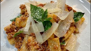 Receta para exquisita pasta con salsa bolognesa  La Cocina  Sale el Sol [upl. by Alurd355]