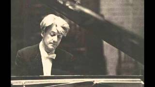 Stanislav Neuhaus plays Scriabin Sonata no 3 [upl. by Fasano]