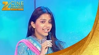 Zee Cine Awards 2004 Best Debut Female Bhumika Chawla [upl. by Aranahs23]