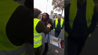 Les gilets jaunes dérapent à Cognac altercation sur un parking [upl. by Doreen210]