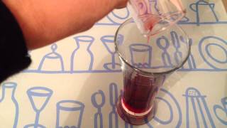 Faire un cocktail Parisette  Recette lait grenadine [upl. by Angus]