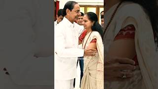 తండ్రి కేసీఆర్ ను హగ్ చేసుకున్న కవిత Emotional Kavitha kcr kavita ktr emotional [upl. by Kristofor]