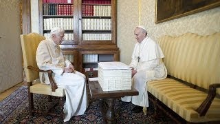 Rencontre inédite entre le pape François et son prédécesseur Benoît XVI [upl. by Giraldo]