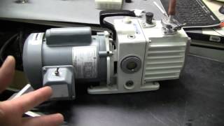 Leybold Heraeus Trivac Vacuum Pump Model D2A [upl. by Huber]