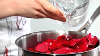 Comment faire de la confiture de roses [upl. by Earissed]