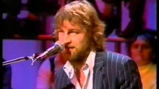 Chas and Dave  Dont Anyone Speak English Anymore 1982 [upl. by Enyala]