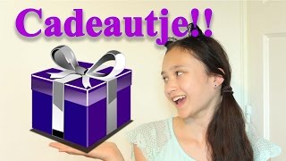 MeisjeDjamilas cadeautje openmaken [upl. by Ycaj]