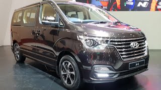 In Depth Tour Hyundai H1 Royale CRDi TQ Facelift 2018  Indonesia [upl. by Newell]