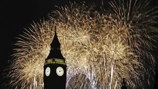 Capodanno 2024 fuochi dartificio su Roma Berlino e Londra così lEuropa celebra il nuovo anno [upl. by Omolhs]