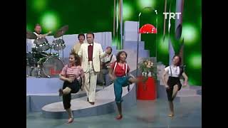 Selçuk Alagöz Ki ki ki ko ko ko gulu gulu gulu ku vak vak vak Müzik Televizyon TRT Mürşit Arslan [upl. by Nosille399]