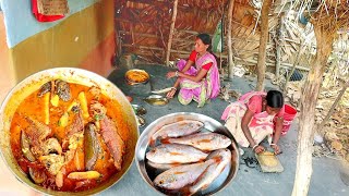 santali tribe traditional cooking RIVER FISH curry with brinjal prepared by santali tribe women [upl. by Armyn]