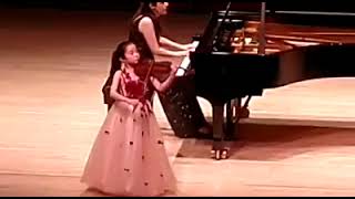 New York Carnegie Hall Natsuho Murata violin 11years So so talented By Sinikka AhokasGröhn [upl. by Asirem103]