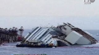 Isola del Giglio  Le immagini delle fasi del recupero della Costa Concordia [upl. by Thury]