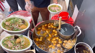 The Most Famous Traditional Street Food in Vietnam You Will Drool When You Look At It [upl. by Rellia]