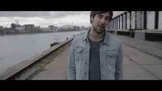 Max Giesinger  Irgendwas mit L Offizielles Video [upl. by Esinwahs466]