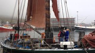 How to rig a topsail in 36 seconds [upl. by Seligmann]