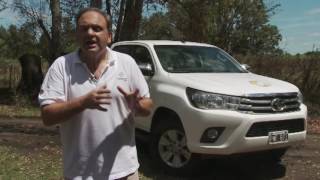 Cápsula tecnológica Toyota Hilux 2016 [upl. by Oramug]