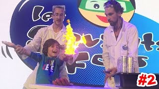 Les mains en feu avec LES SAVANTS FOUS au salon KIDEXPO 2016 [upl. by Thane]