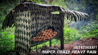 SUPER CRAZY HEAVY RAIN‼️ BUILD A SHELTER FROM WOVEN LEAVES [upl. by Arekat]