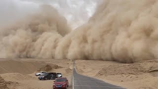 Une tempête de sable massive frappe le nordouest de la Chine [upl. by Kellene575]