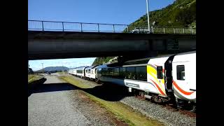 803 passing under the Cobden Bridge [upl. by Lamej]