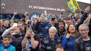 Inter migliaia di tifosi ad Appiano Gentile per la festa Scudetto [upl. by Relyat]