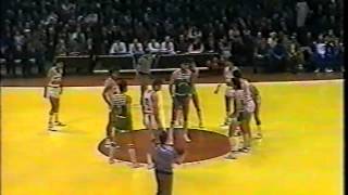 Así recibieron a Drazen Petrovic en Kaunas 198586 [upl. by Enneyehc]