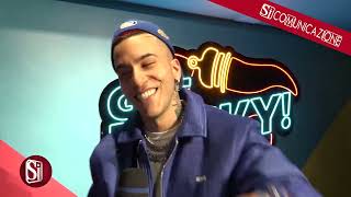 SFERA EBBASTA A NAPOLI CANTA ITALIANO IN ANTEPRIMA PER IL NUOVO HEALTHY COLOR AL CORSO UMBERTO [upl. by Kat408]