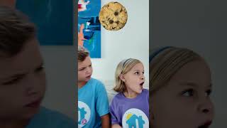 🍪She shares with everyone kidsgames kidssong [upl. by Whiteley]