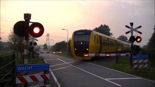 Spoorwegovergang Laag Zuthem  Dutch railroad crossing [upl. by Trumaine954]