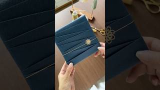 Gift wrapping ideas  주름을 이용한 선물포장 [upl. by Barber21]