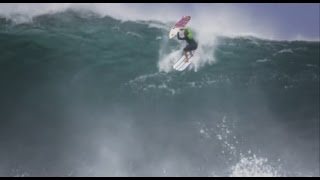 Jamie Obrien switching board in the wave at Pipeline [upl. by Mailliwnhoj761]